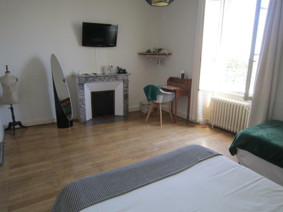 Le Camelia Hotell Ruillé-Froid-Fonds Exteriör bild